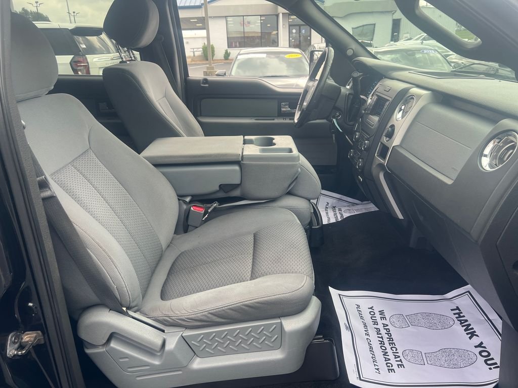 Used 2013 Black Ford XLT image 25