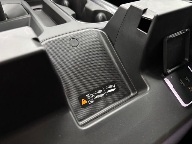 New 2026 Onyx Black GMC Elevation image 29