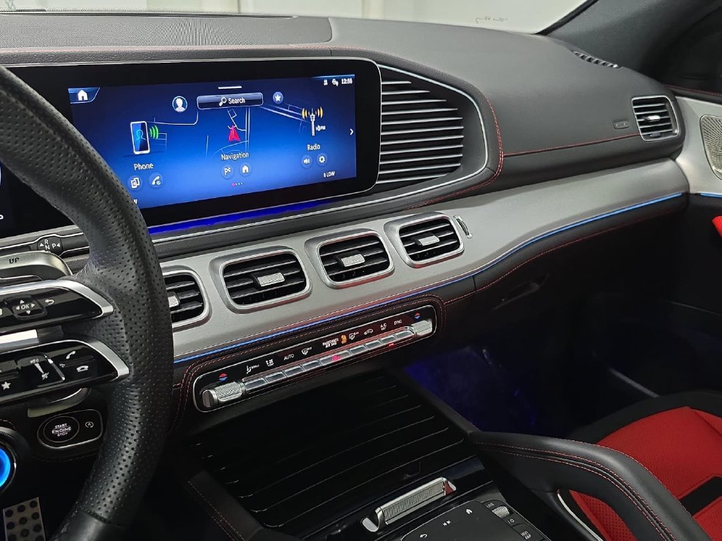 Used 2025 Polar White Mercedes-Benz GLE 53 AMG® image 15