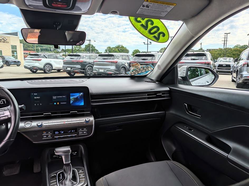 Used 2025 Cyber Gray Metallic Hyundai SEL image 10