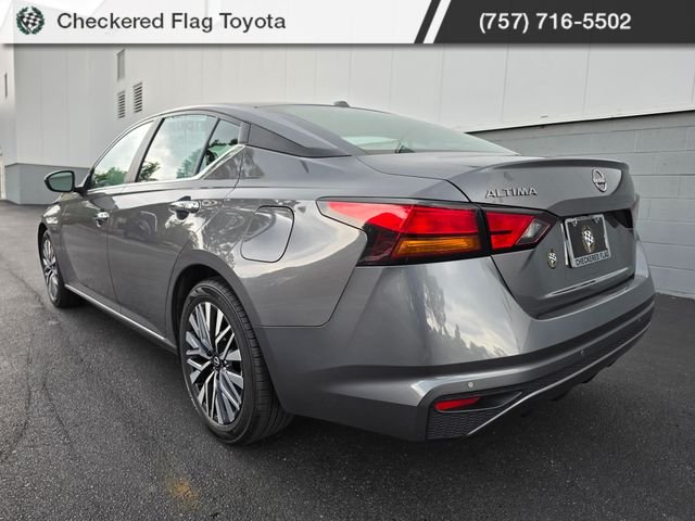 Used 2025 Gun Metallic Nissan 2.5 SV image 3