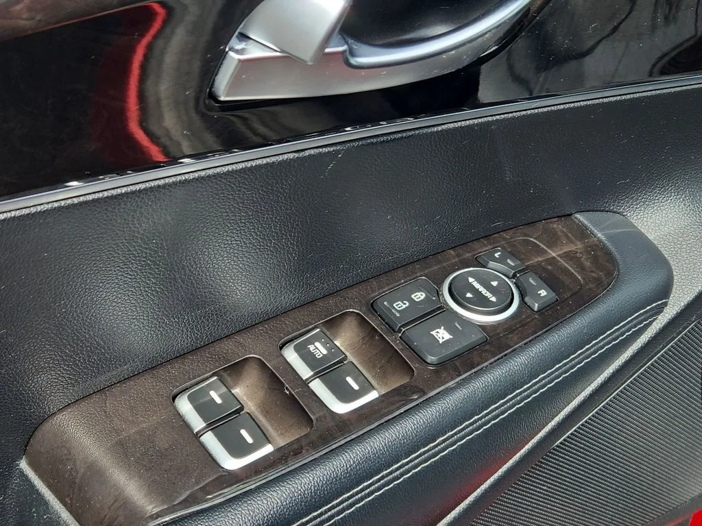 Used 2017 Red Kia LX image 29