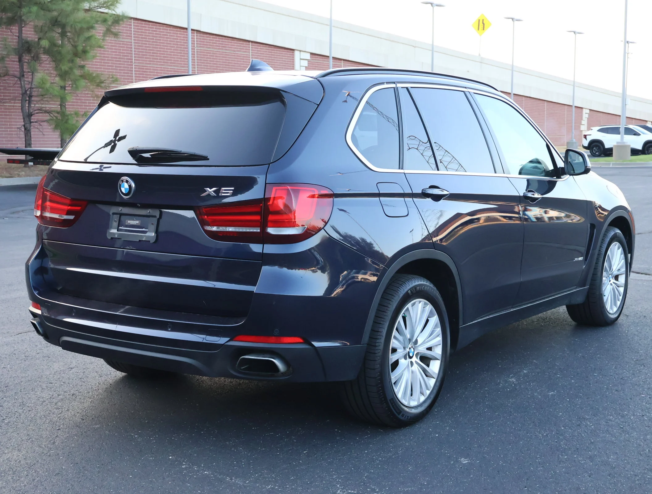 Used 2015 Blue BMW xDrive50i image 34