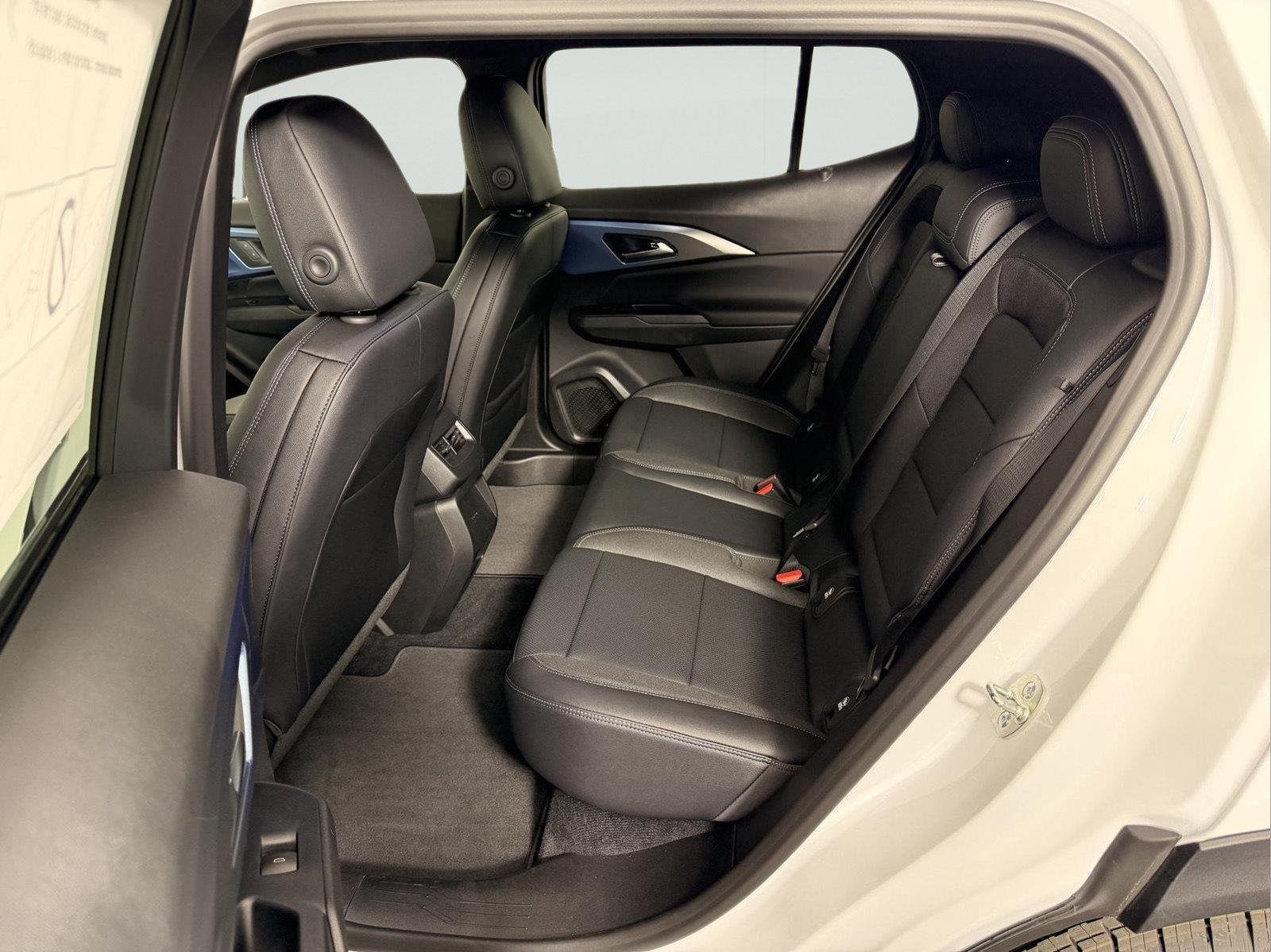 2026 Chevrolet Equinox EV 2LT - Photo 17