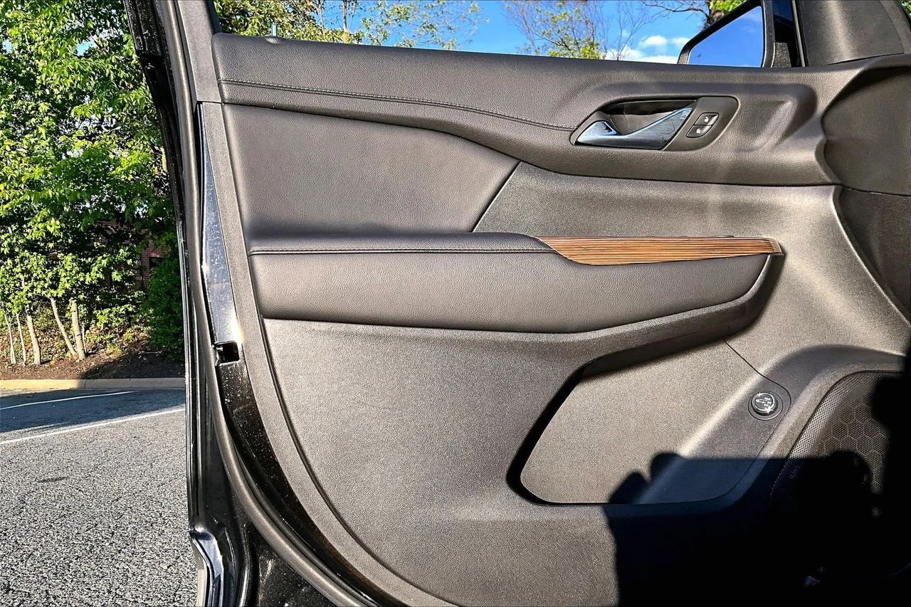 Used 2023 Black GMC SLE image 26