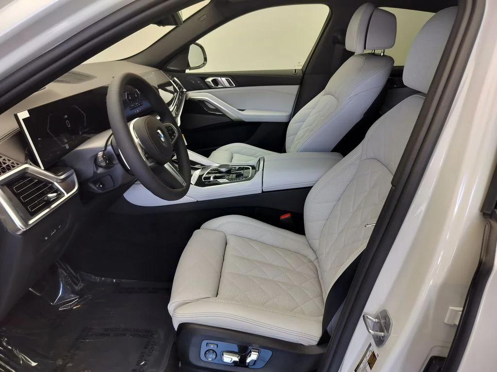 New 2027 Mineral White Metallic BMW xDrive40i image 8