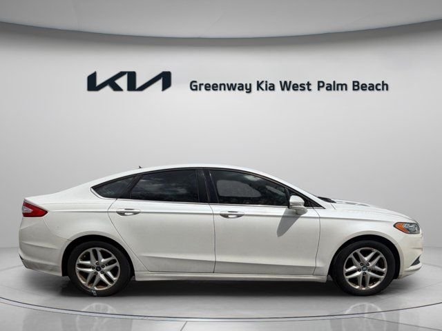 Used 2013 White Ford SE image 8