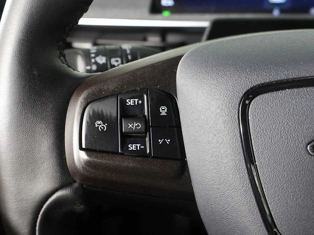 Used 2025 Green Metallic Ford Premium image 45