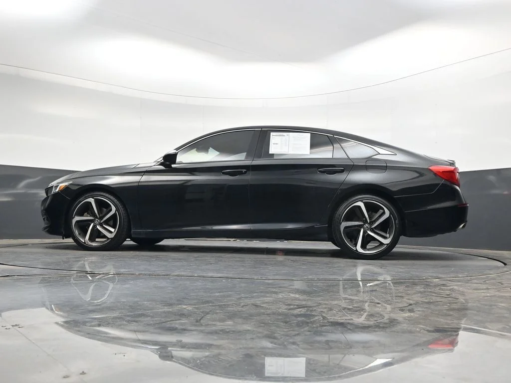 Used 2018  Honda Sport image 43