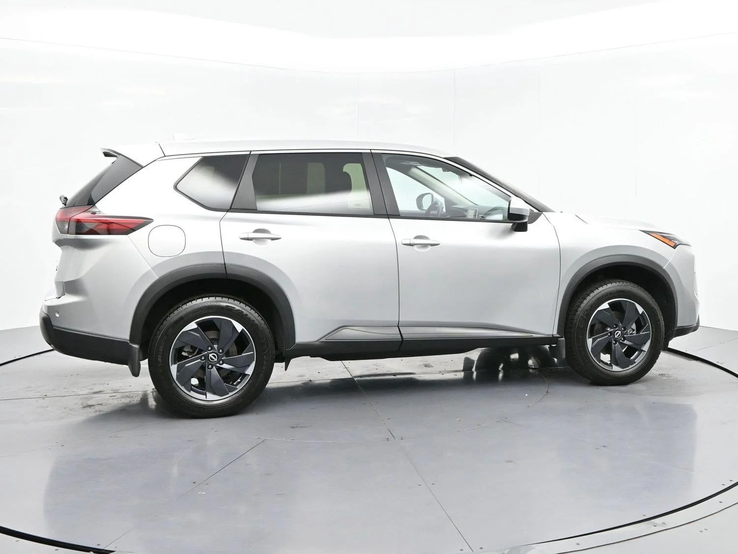 Used 2024 Silver Nissan SV image 8