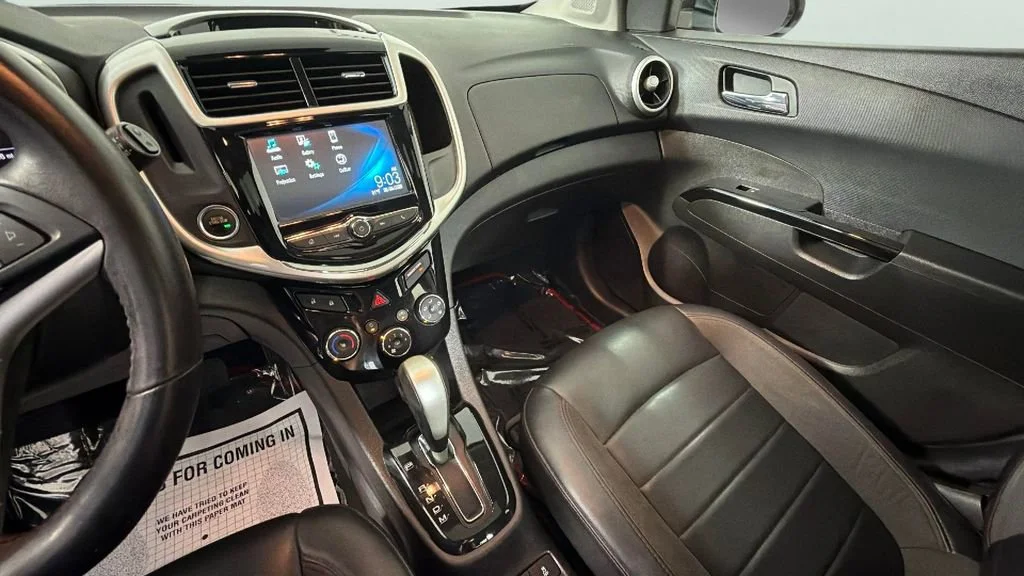 Used 2017 SUMMIT WHITE Chevrolet Premier image 19