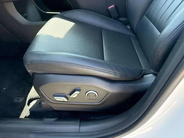 Used 2026 White Hyundai SEL image 28