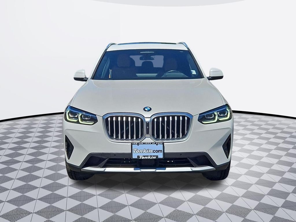 Used 2024 Mineral White Metallic BMW xDrive30i image 8