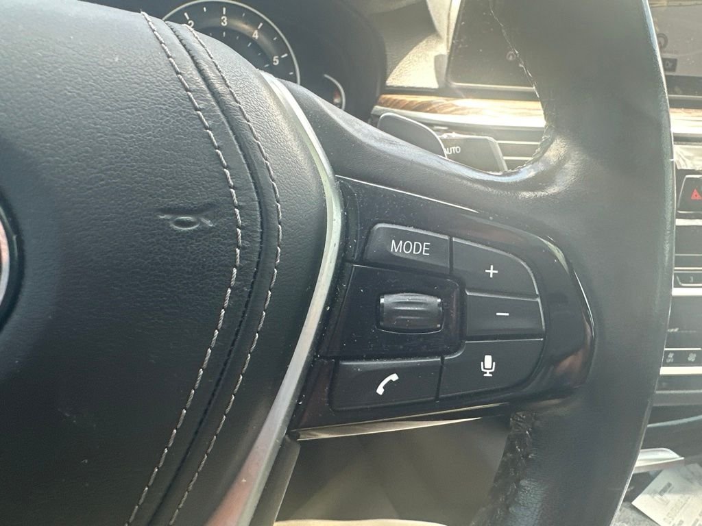 Used 2019 Black BMW 530i xDrive image 14