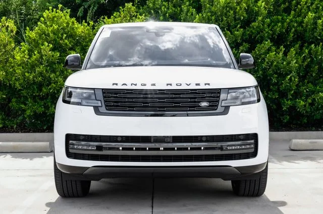 New 2026 Fuji White Land Rover SE image 6