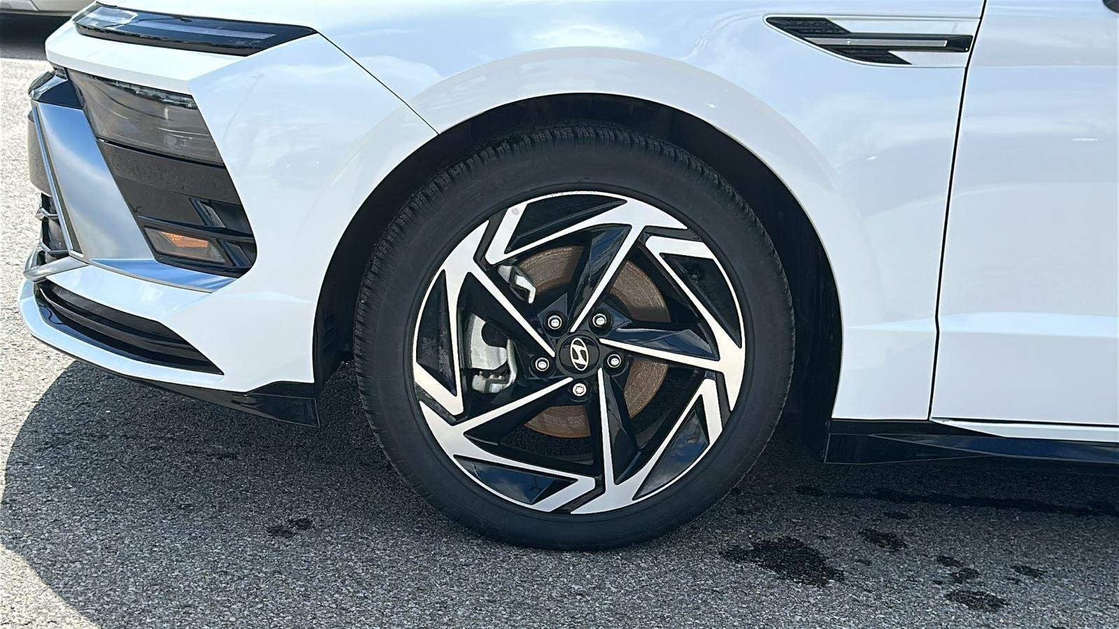 New 2025 Serenity White Hyundai SEL Convenience image 7