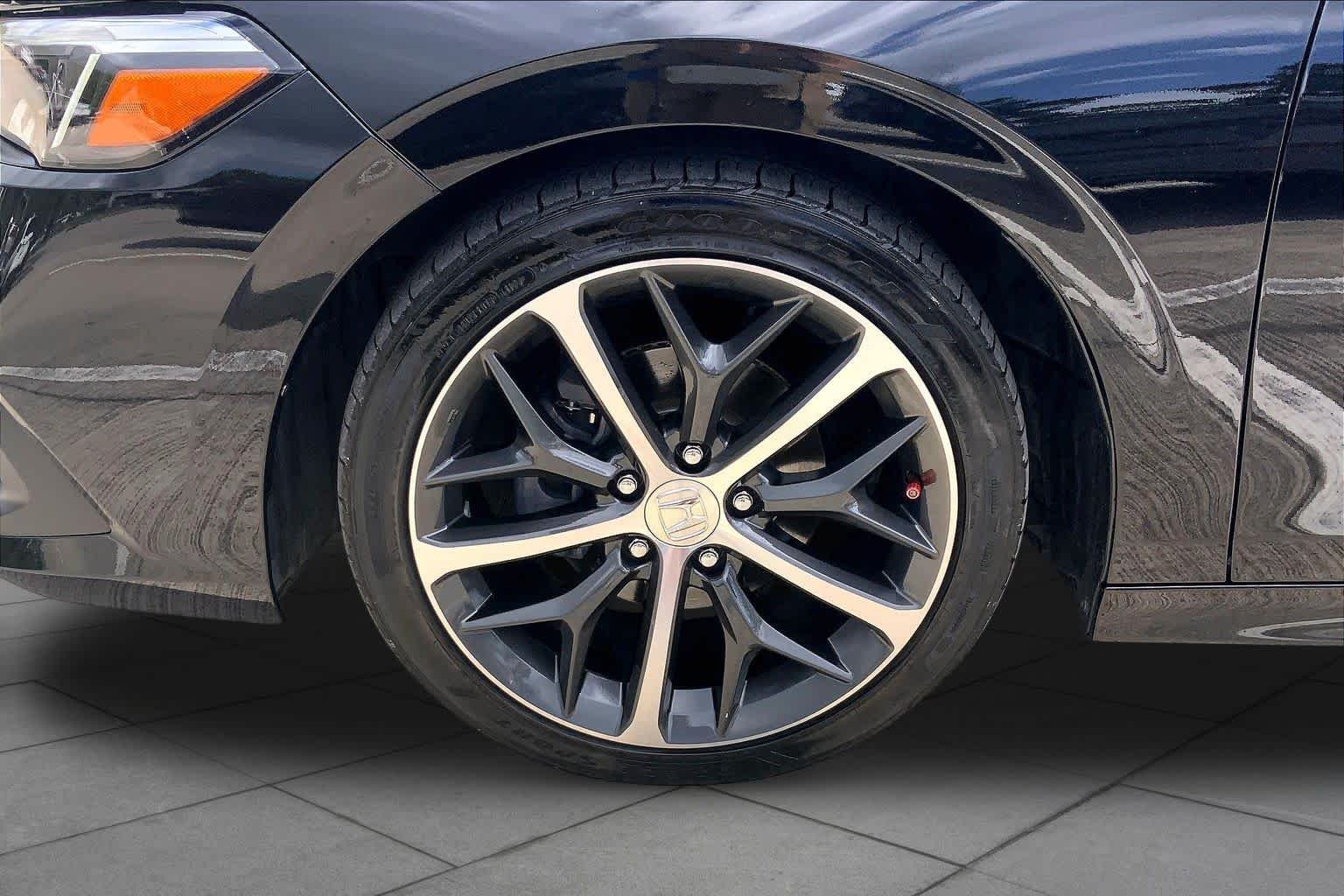Used 2024 Crystal Black Pearl Honda Touring image 11