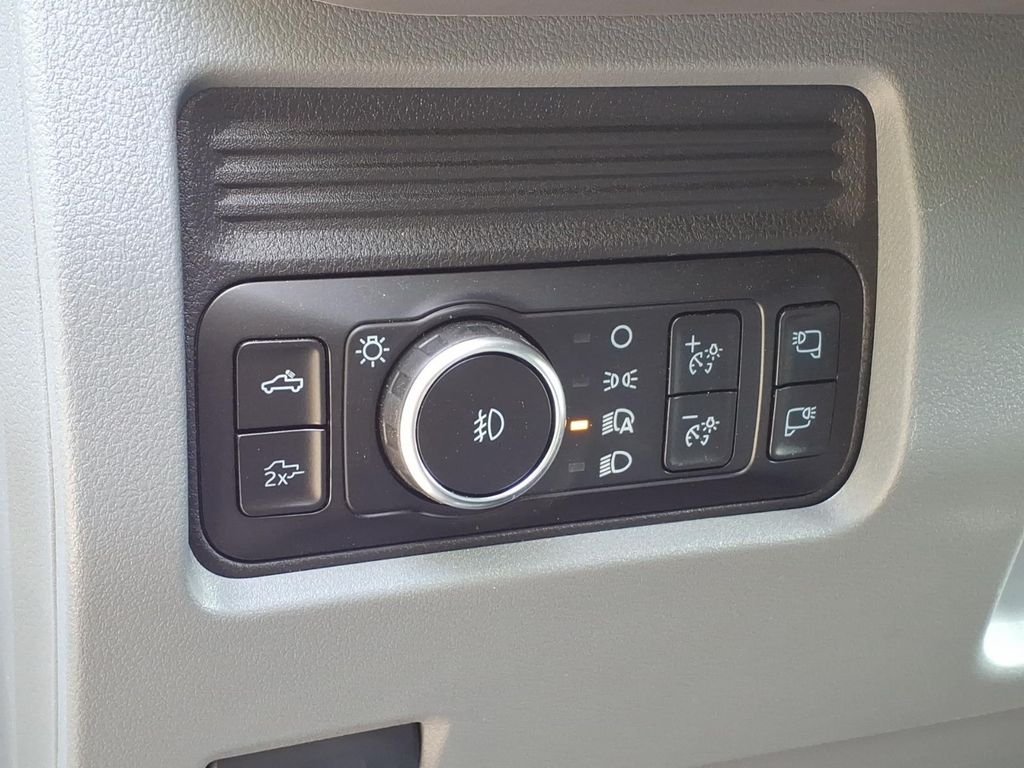 New 2026 Oxford White Ford F-250® XLT image 22