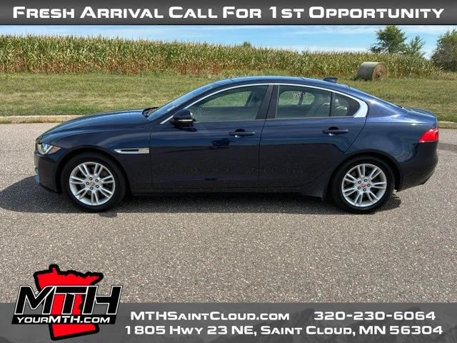 Used 2018 Black Jaguar 25t Premium image 5