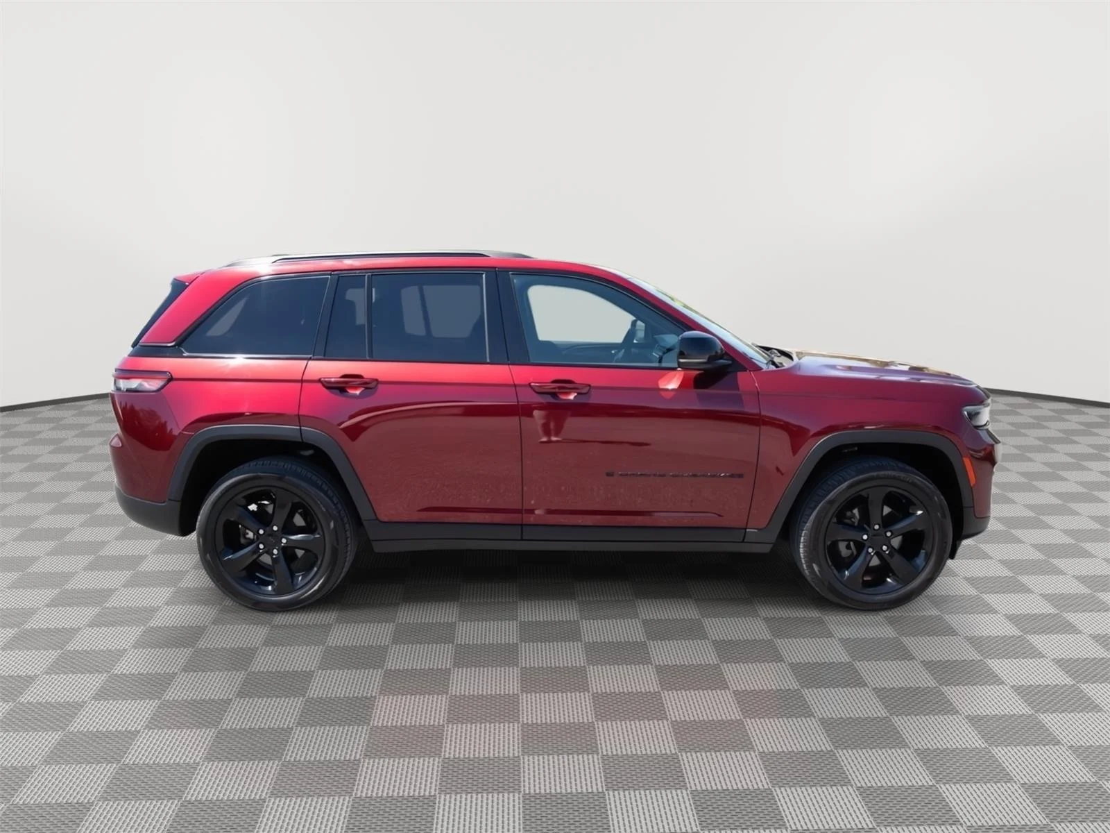 Used 2023 Velvet Red Pearlcoat Jeep Altitude image 4