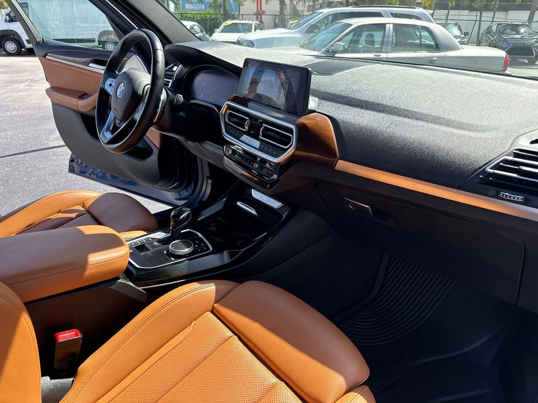 Used 2023  BMW xDrive30i image 19