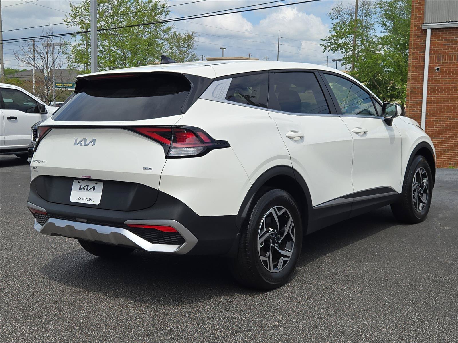 2025 Kia Sportage LX - Photo 6