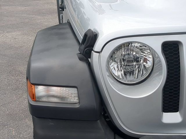 Certified Used 2023 Silver Jeep Sport S image 10