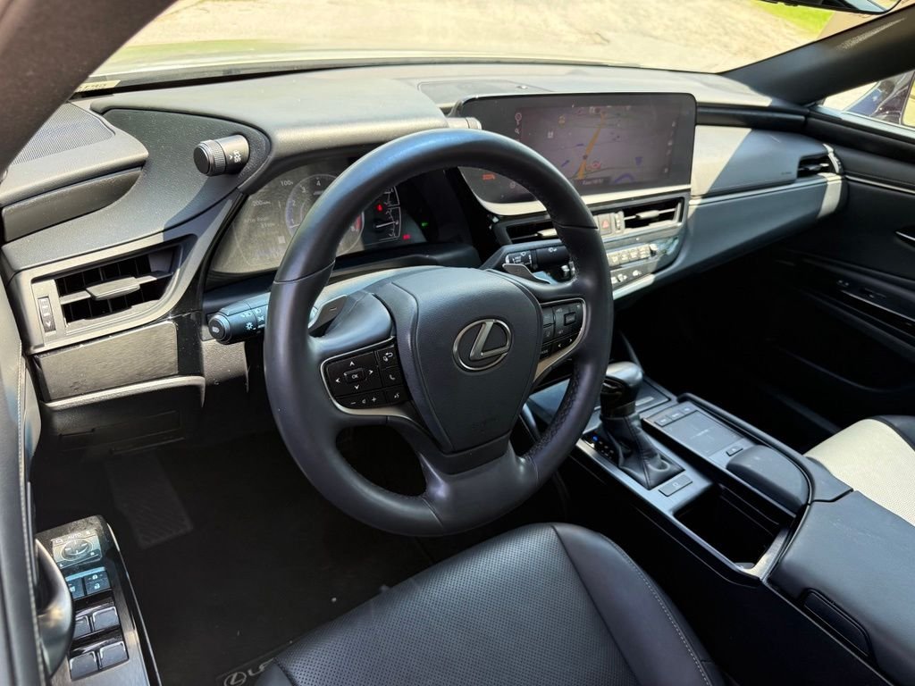 Used 2022 Beige Lexus 350 image 3