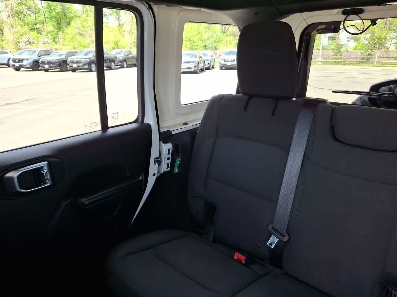 Used 2018 Bright White Clearcoat Jeep Sport S image 12
