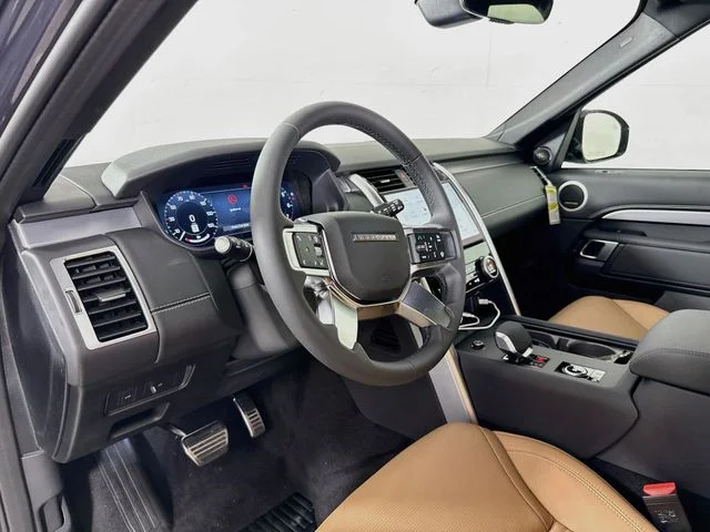 New 2026 Varesine Blue Land Rover Dynamic SE image 9