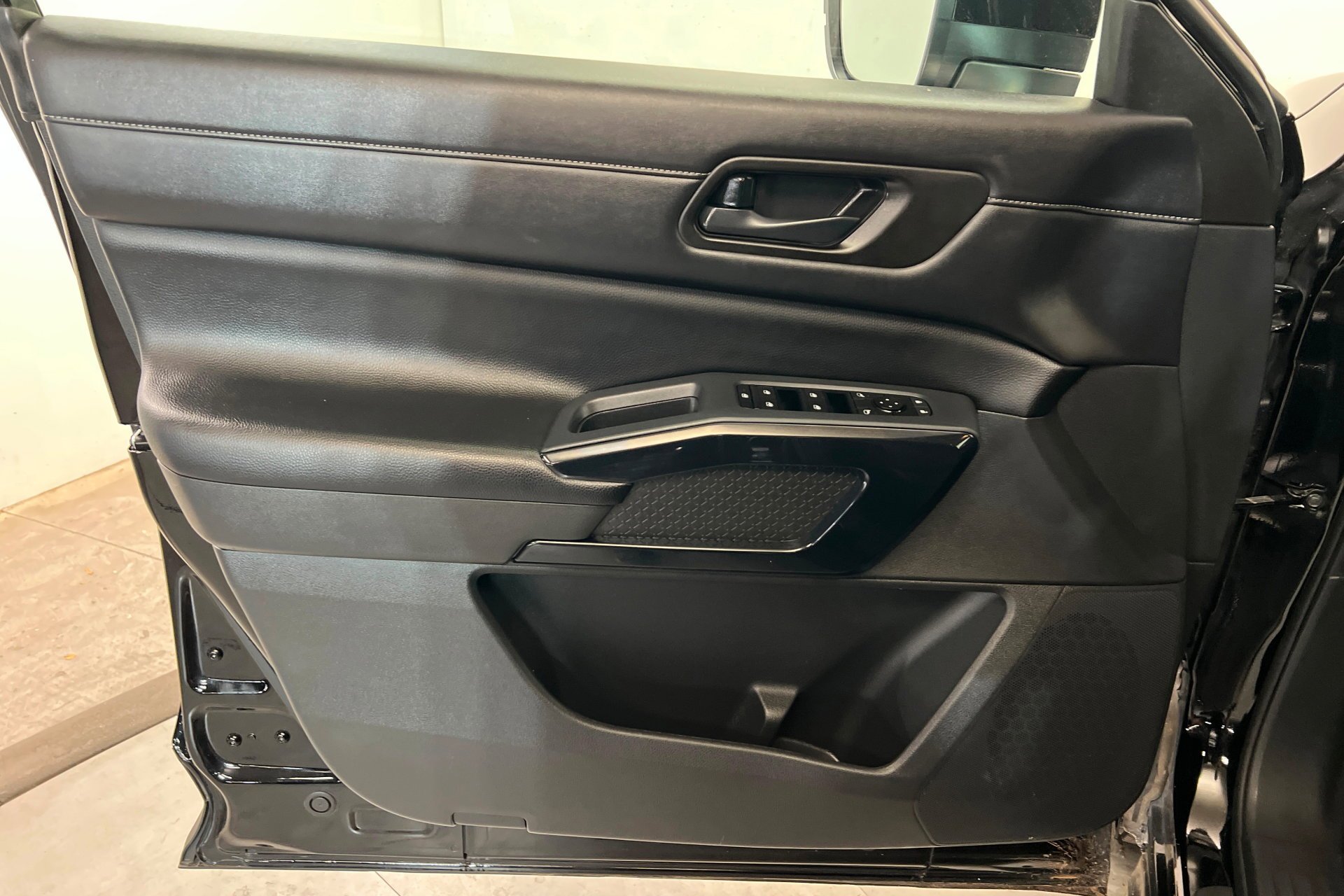 2024 Nissan Pathfinder SV - Photo 15