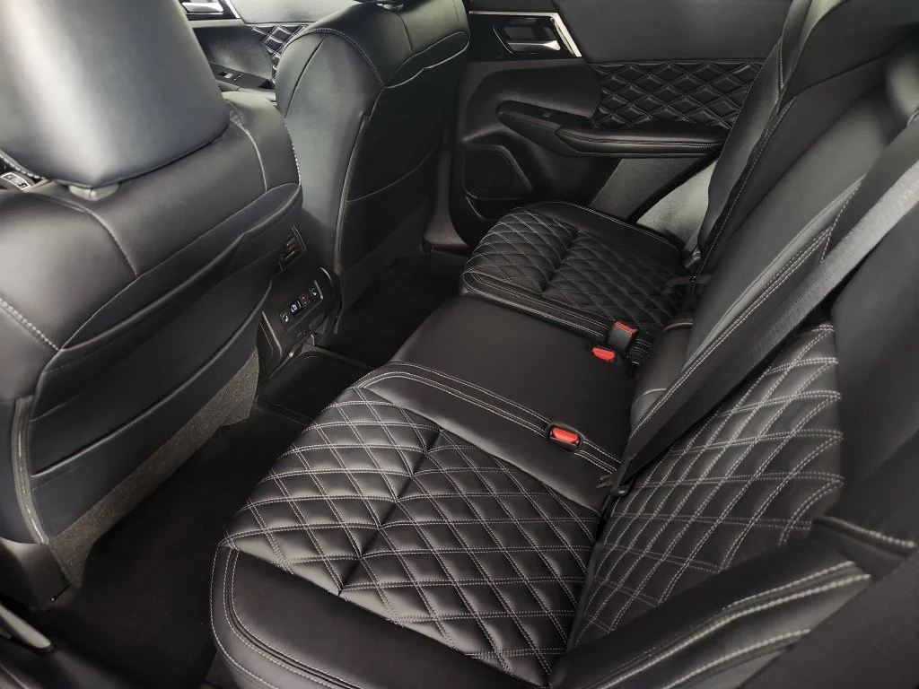 Used 2026 Gray Nissan Platinum image 18