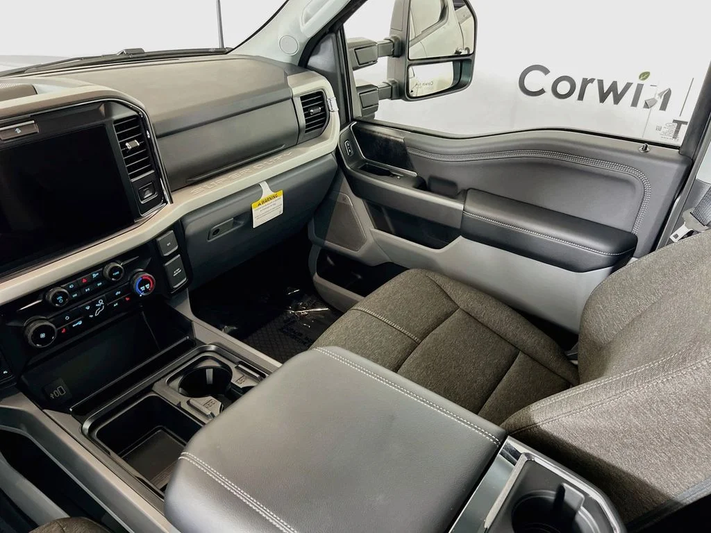 New 2027 Carbonized Gray Metallic Ford XLT image 28