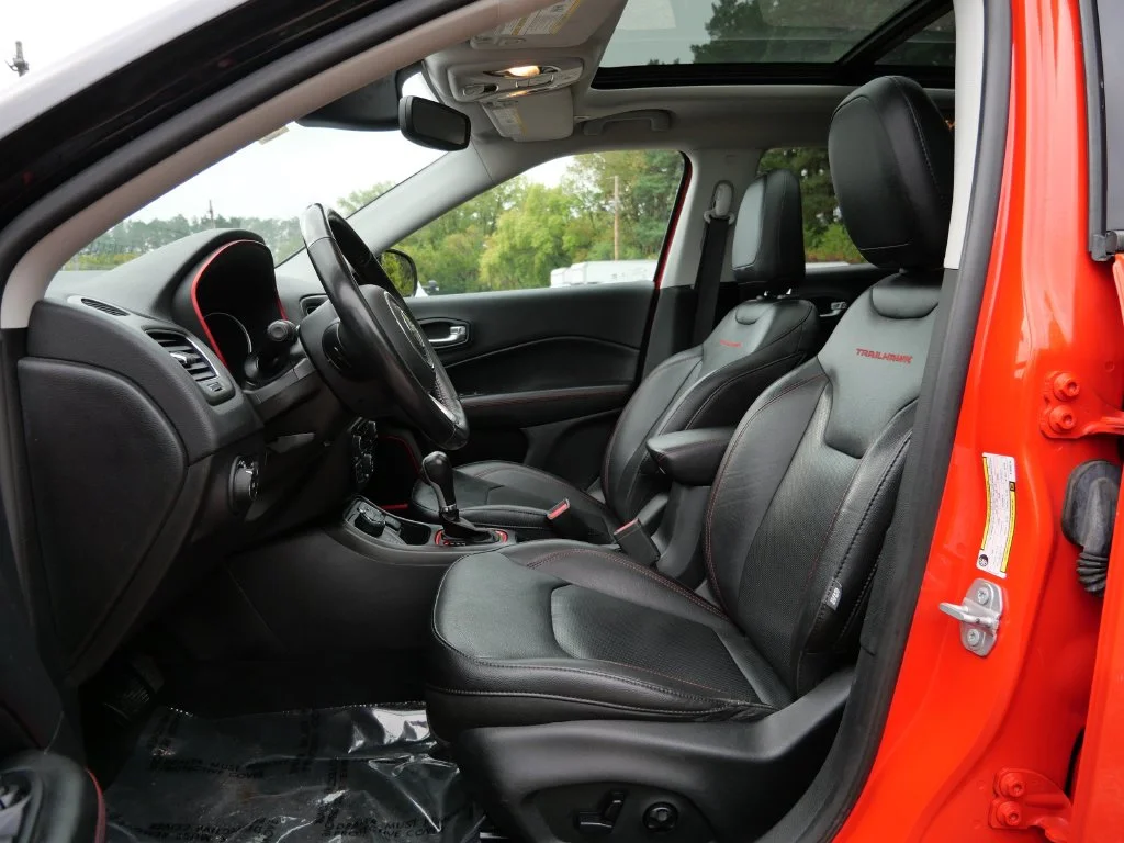 Used 2019 Orange Jeep Trailhawk image 21