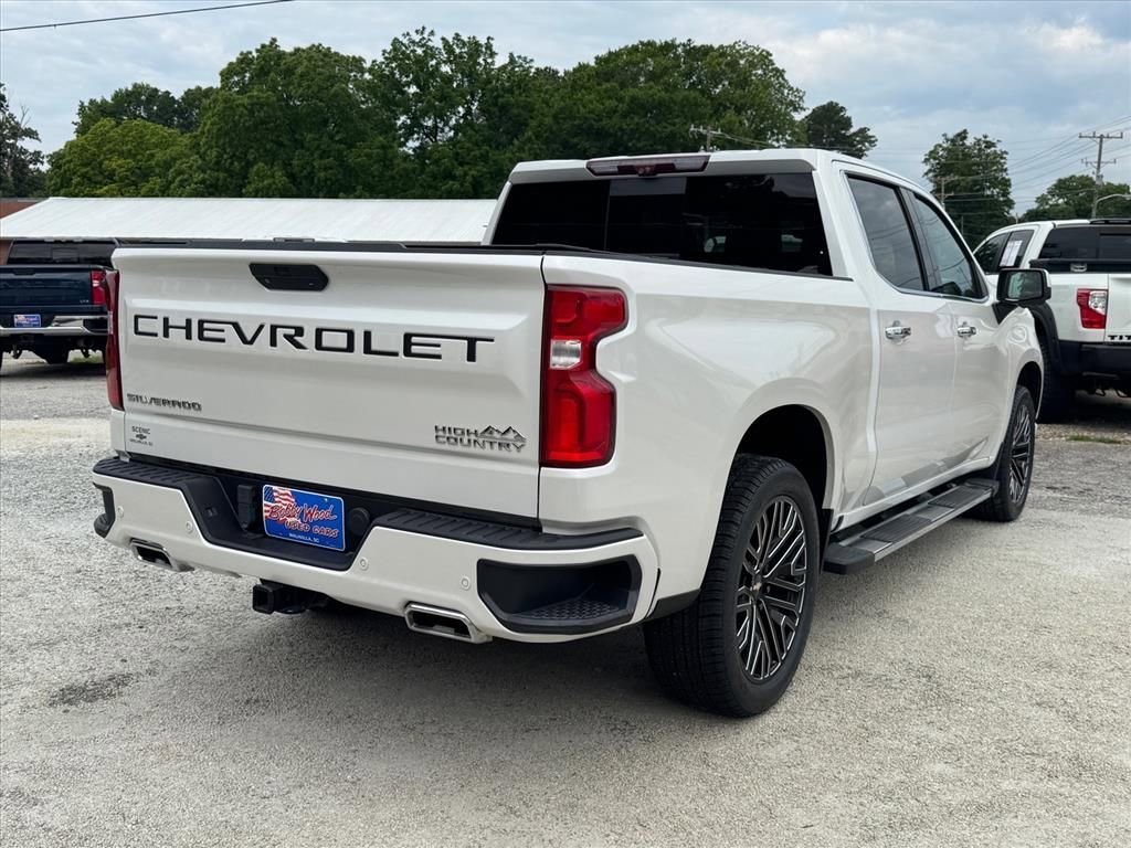 Used 2021 Iridescent Pearl Tricoat Chevrolet High Country image 3