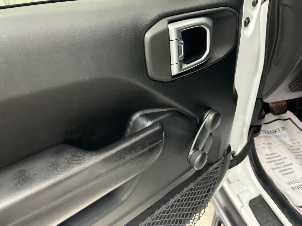 Used 2018 White Jeep Unlimited Sport image 10