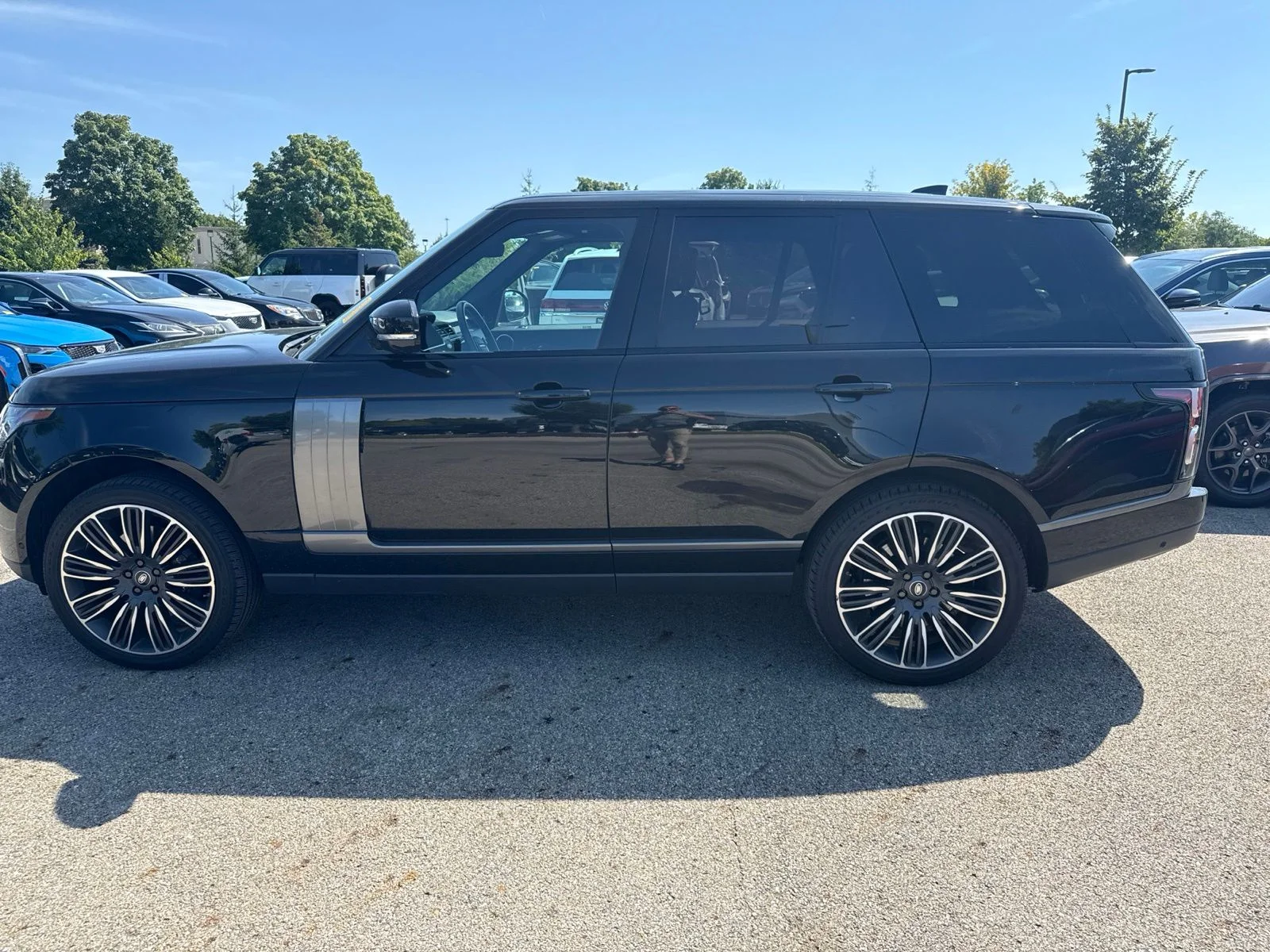 Used 2021 Black Land Rover  image 8
