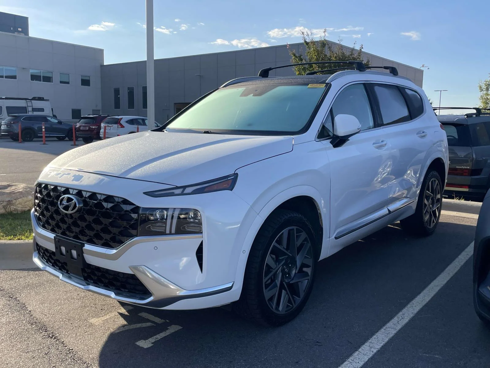 Used 2021 Quartz White Hyundai Calligraphy image 2