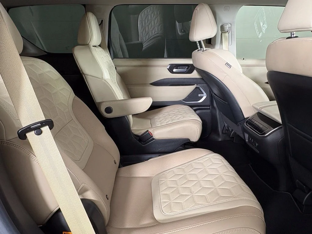 Used 2025 Red Nissan Platinum Reserve image 17