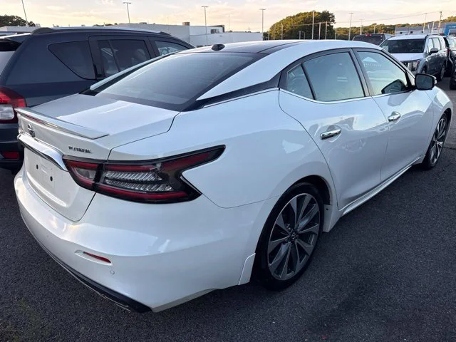 Used 2020 White Nissan Platinum image 3