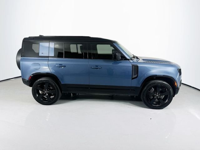 Used 2022  Land Rover X-Dynamic HSE image 10