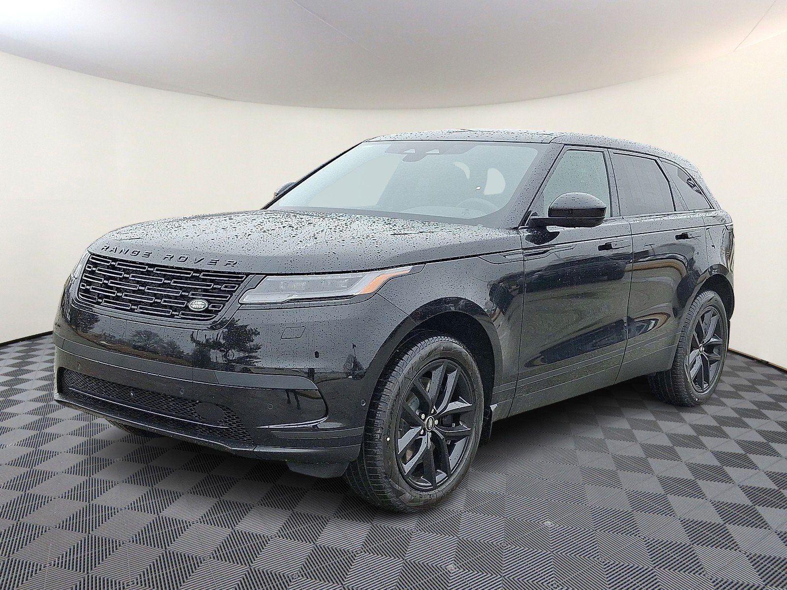 2026 Land Rover Range Rover Velar P250 S's photo