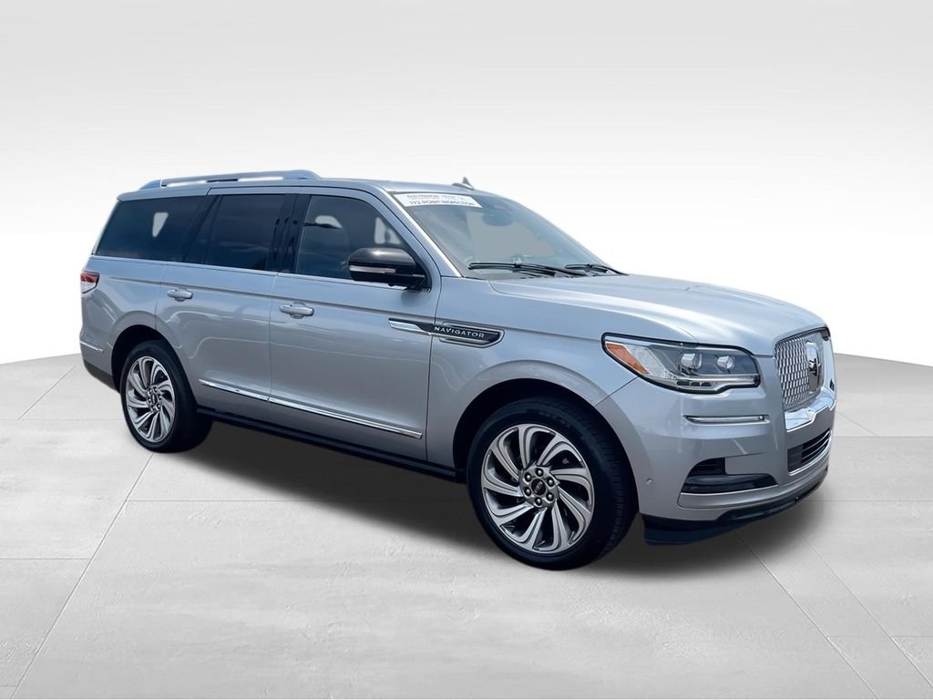 Used 2023 Silver Lincoln Reserve image 2