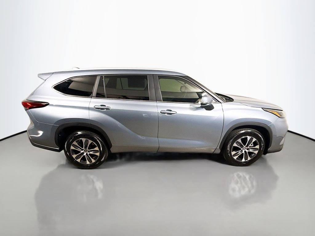Used 2023 Moon Dust Toyota XLE image 8