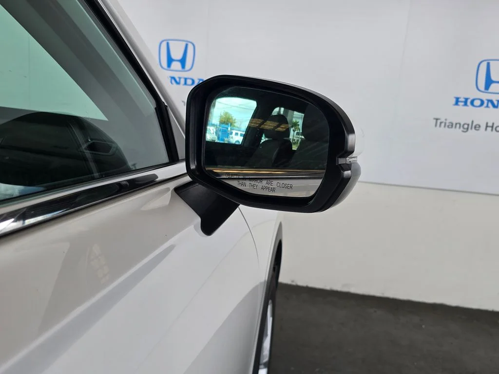 Used 2025 White Honda LX image 29