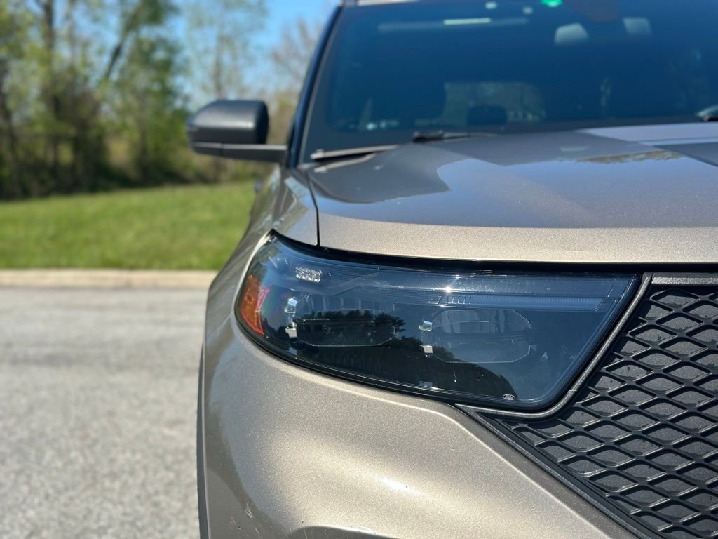 Used 2020 Beige Ford Base image 10