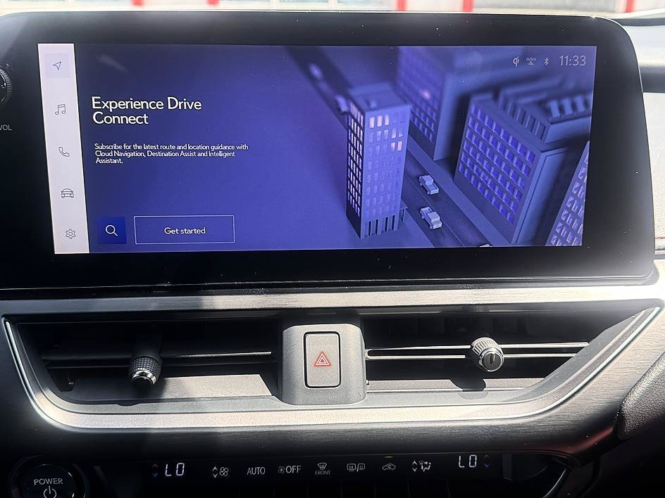 Used 2023 Ultra White Lexus UX 250h F SPORT Handling image 17