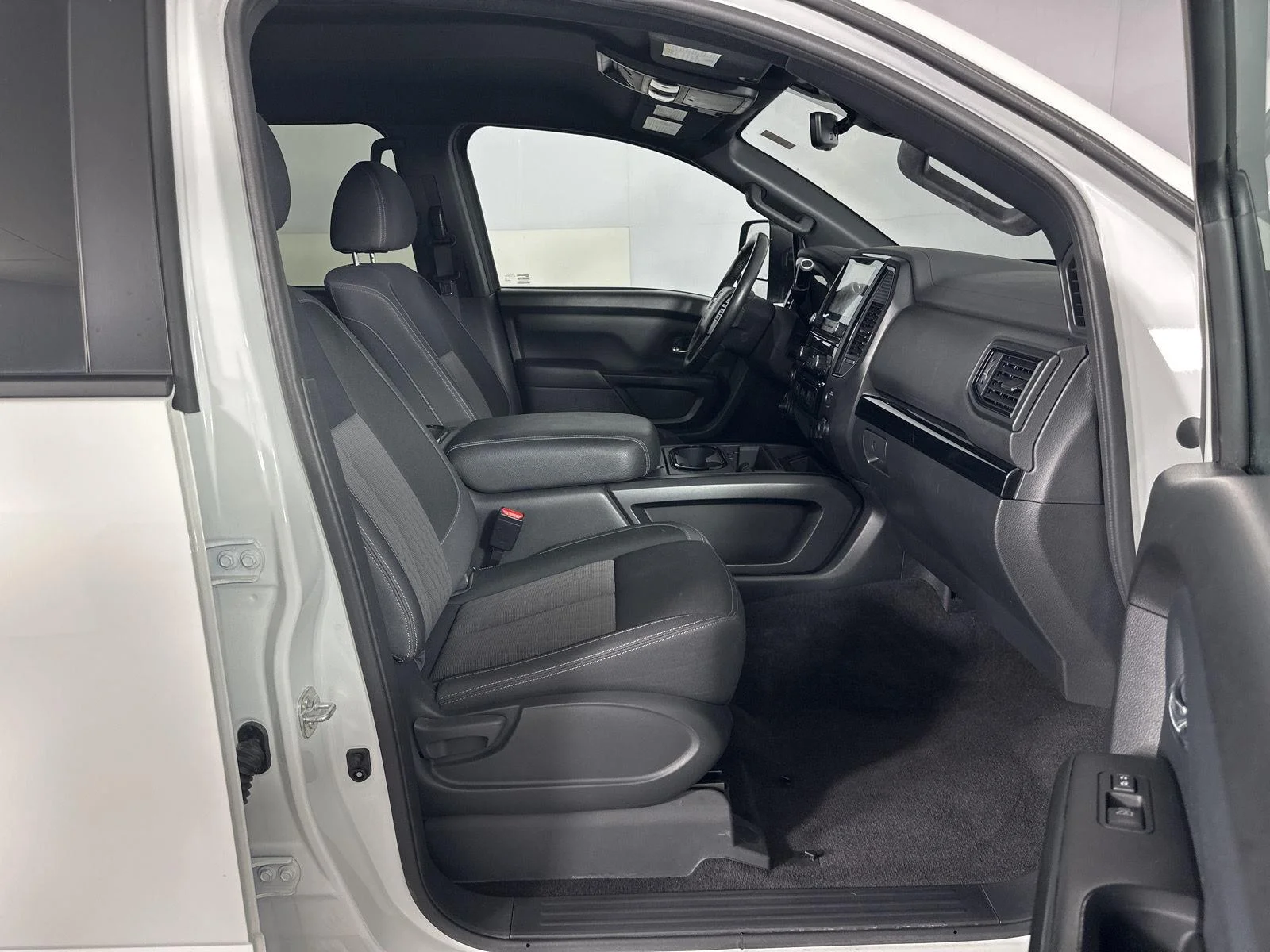 Used 2024 Glacier White Nissan SV image 26