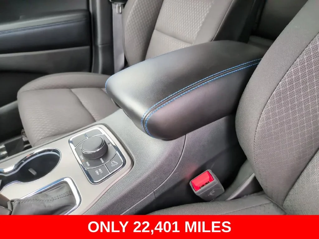 Used 2020 Black Jeep Laredo image 22