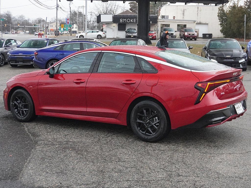 Used 2025 Red Kia LXS image 8
